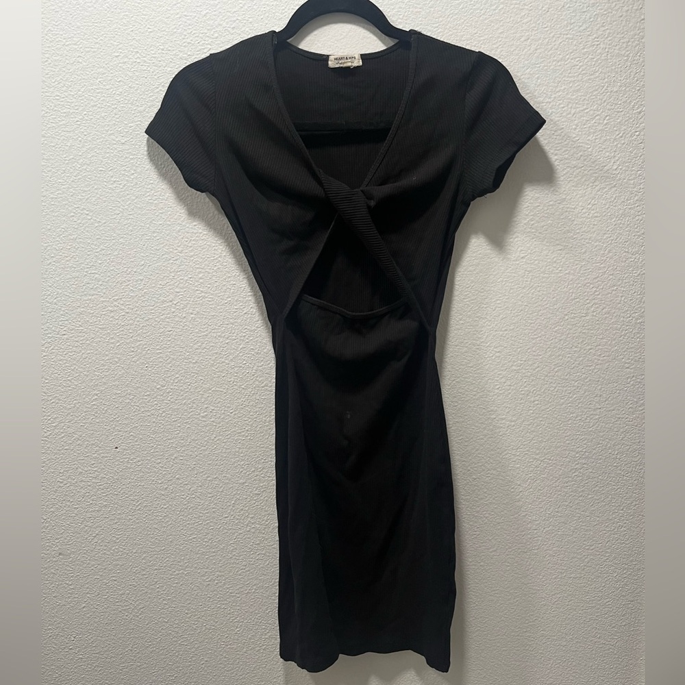 Black Tight Dress With Opening and Knot in Front